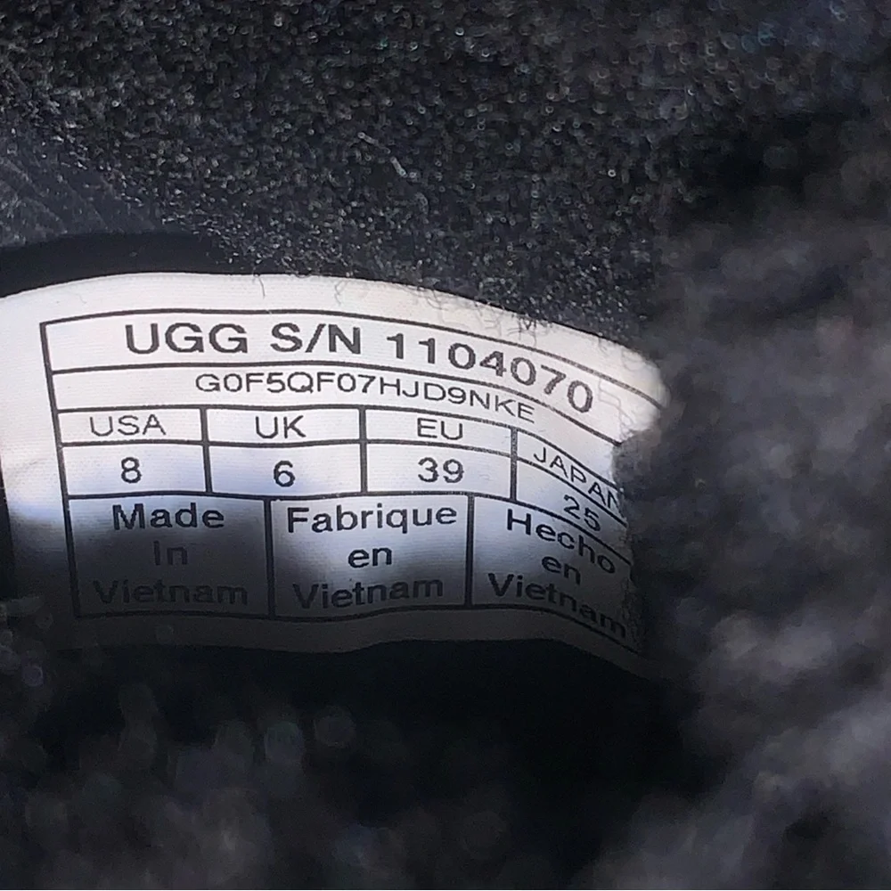 Ugg Beven Black Suede Fur Sheerling Lined high top Sneakers Women’s  8 lace up - Picture 11 of 16